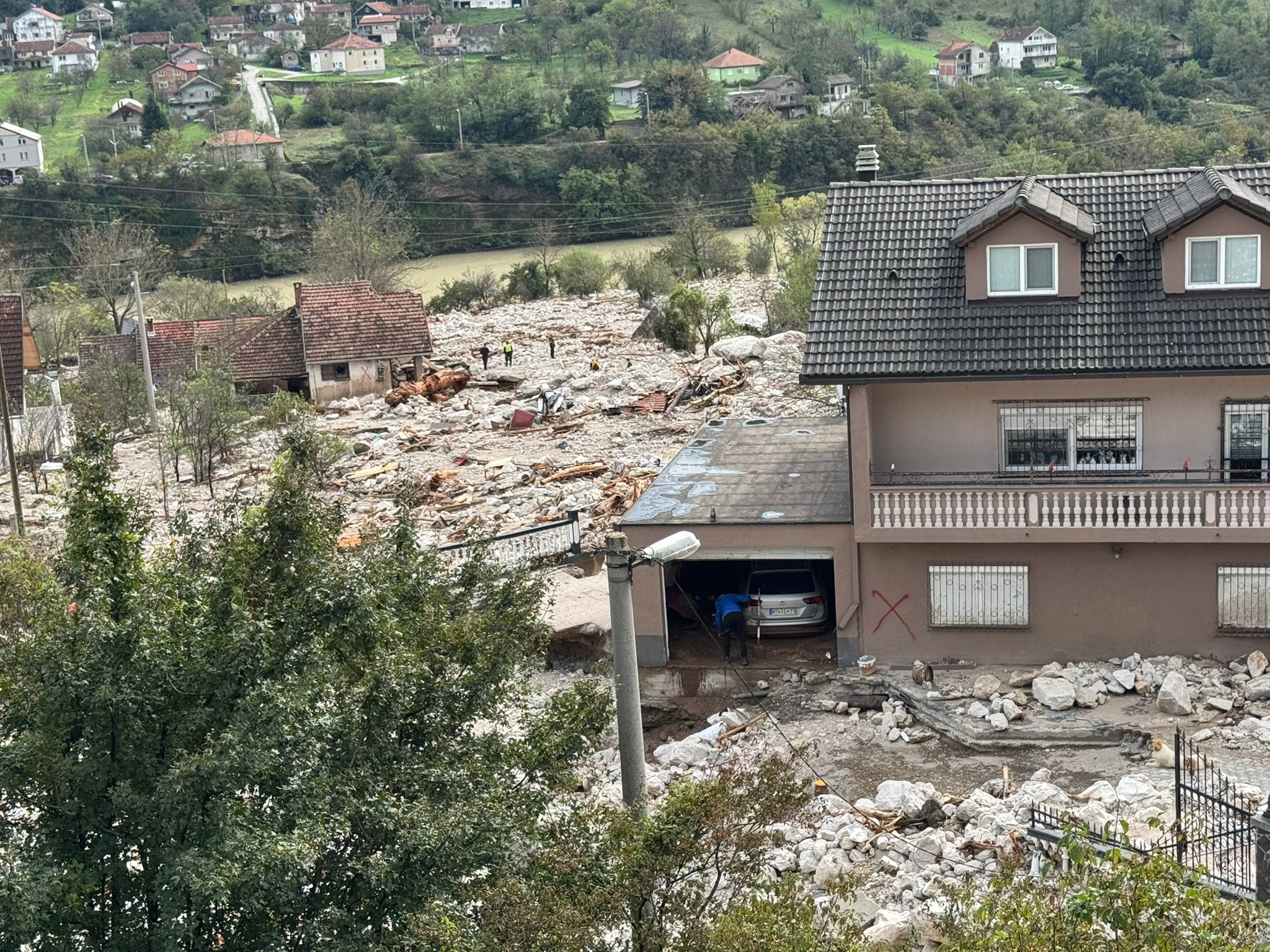KOMŠIJE POKAZALE HUMANOST Hrvatski Crveni krst prikupio oko 150.000 evra pomoći poplavljenim područjima