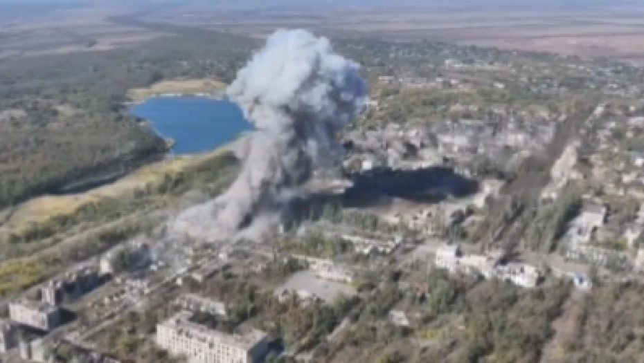 (VIDEO) SMRTONOSNA BOMBA JE PALA Rusi priredili pakao na frontu u Ukrajini