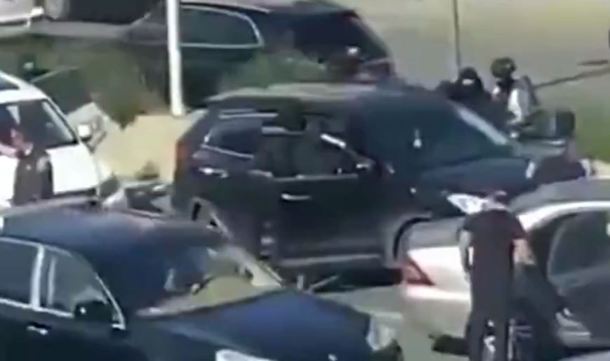 (VIDEO) OBJAVLJEN SNIMAK HAPŠENJA BIVŠEG PREDSJEDNIKA ALBANIJE Specijalci ga presreli u autu, ovo su svi detalji!