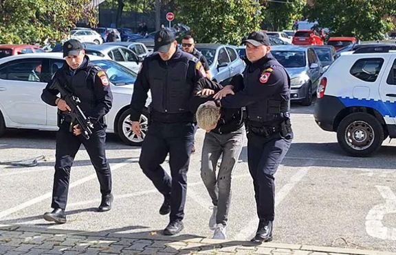 GLIGIĆ SPROVEDEN U OJT Sa maloljetnicima krao novac i nakit iz automobila