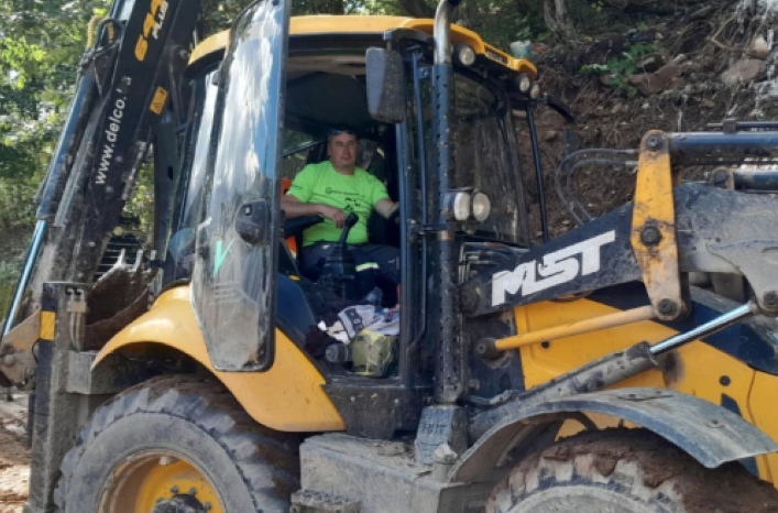 EDIS JE RADIO PO CIJELU NOĆ Heroj u bageru probijao puteve prema selima kod Jablanice