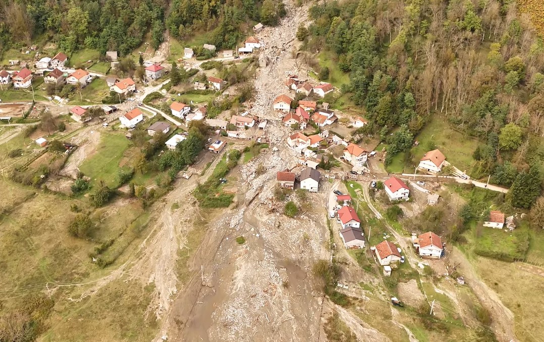 "NA PRVOM MJESTU JE DA SE POMOGNE LJUDIMA" Pripadnici Republičke uprave civilne zaštite Srpske i danas pomažu u Jablanici