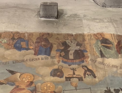(VIDEO) SRPSKI MANASTIR KOJI KRIJE NEOBIČNE FRESKE Zanimljiva legenda o nastanku ove svetinje ostaviće vas u čudu