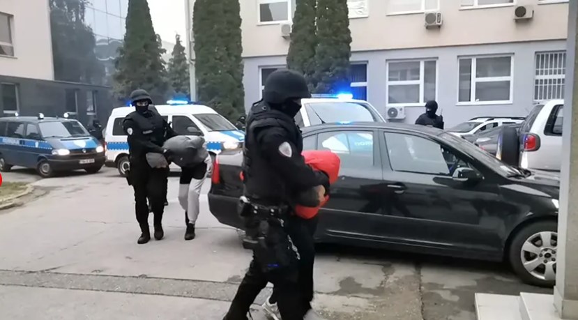 POD ISTRAGOM I ZA OBLJUBU MALOLJETNICA Šestorka uhapšena u Doboju predata Tužilaštvu