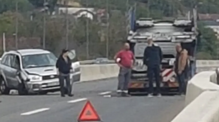 DIJELOVI RASUTI PO PUTU Nezgoda na brzoj cesti Banjaluka - Laktaši