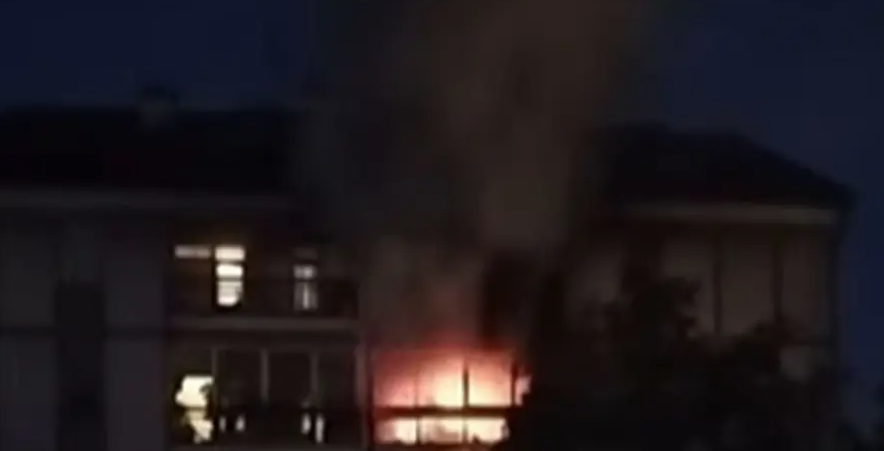 HOROR NA ZVEZDARI Jezivi krici odzvanjali u zgradi u kojoj je žena izgorjela u požaru: Pomozite, majka mi je unutra