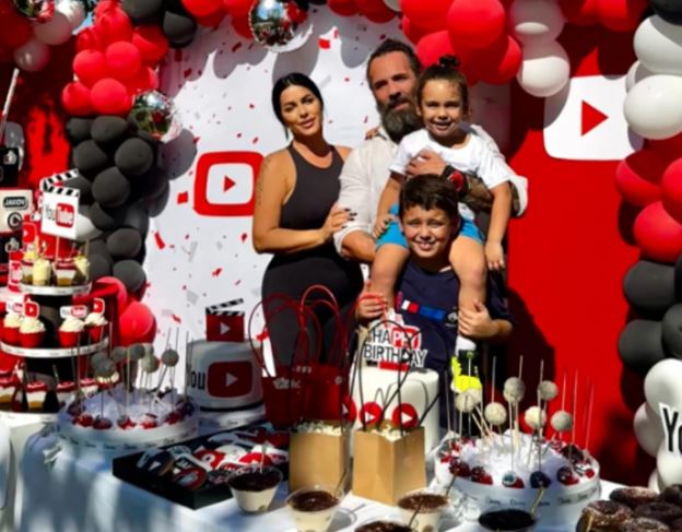 (VIDEO) OGROMNI BALONI, 3 TORTE Seka Aleksić napravila gala proslavu za 8. rođendan sina Jakova