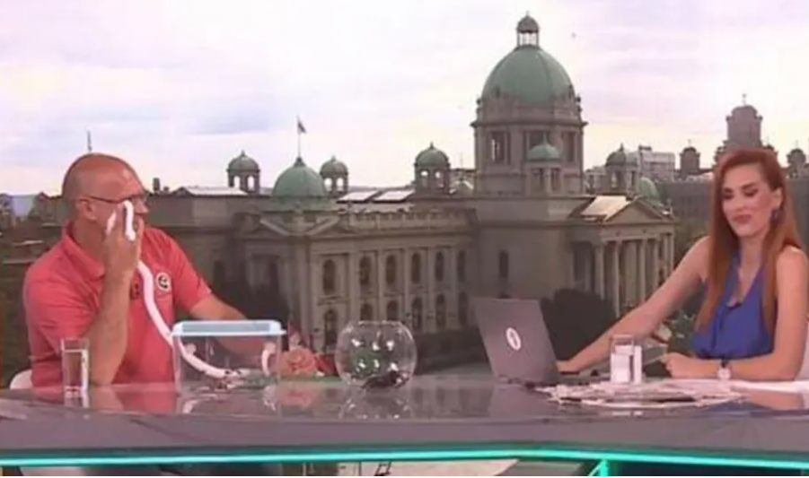 HAOS U JUTARNJEM PROGRAMU Voditeljka se skamenila od straha u emisiji uživo