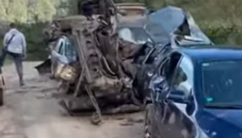 (VIDEO) SVE JE UNIŠTENO Zastrašujući snimak smrvljenih auta nakon kataklizme u Jablanici