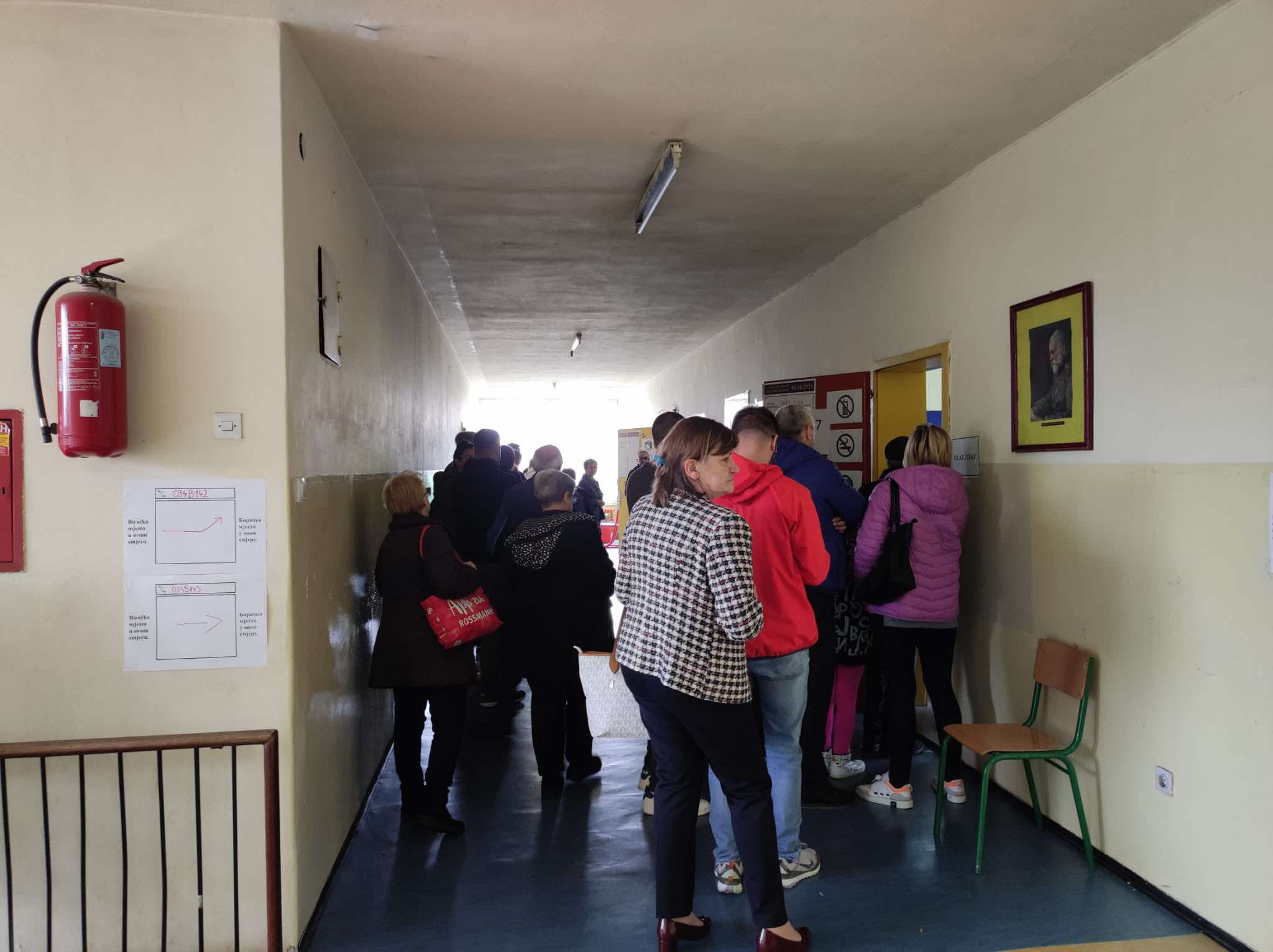 PRVI PRESJEK Izlaznost do 11 časova po gradovima i opštinama