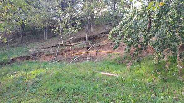 (FOTO) GRAĐANI ZABRINUTI Pokrenulo se klizište u Sarajevu: Posljedice mogu biti katastrofalne