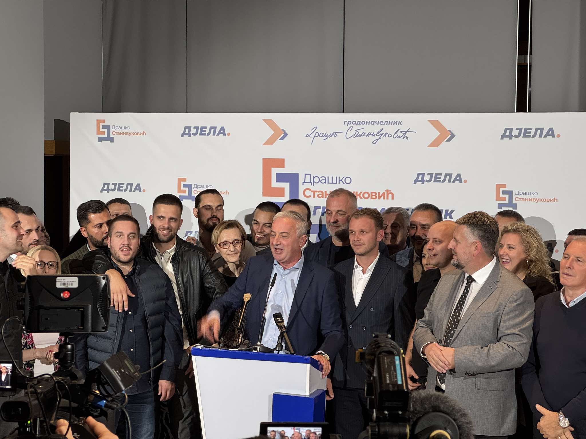 (FOTO/VIDEO) BORENOVIĆ PREPLAVLJEN EMOCIJAMA! Predsjednik PDP-a: Draško, odnio si pobjedu za budućnost Banjaluke!