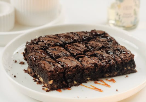 PRSTE DA POLIŽEŠ Sočne čokoladne kocke bez jaja