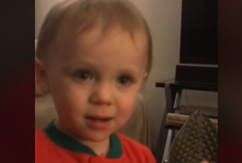 (VIDEO) DJEVOJČICA OSVOJILA SRCA SVIH NA TIKTOKU Odgovorila na pitanje koliko njena majka ima godina