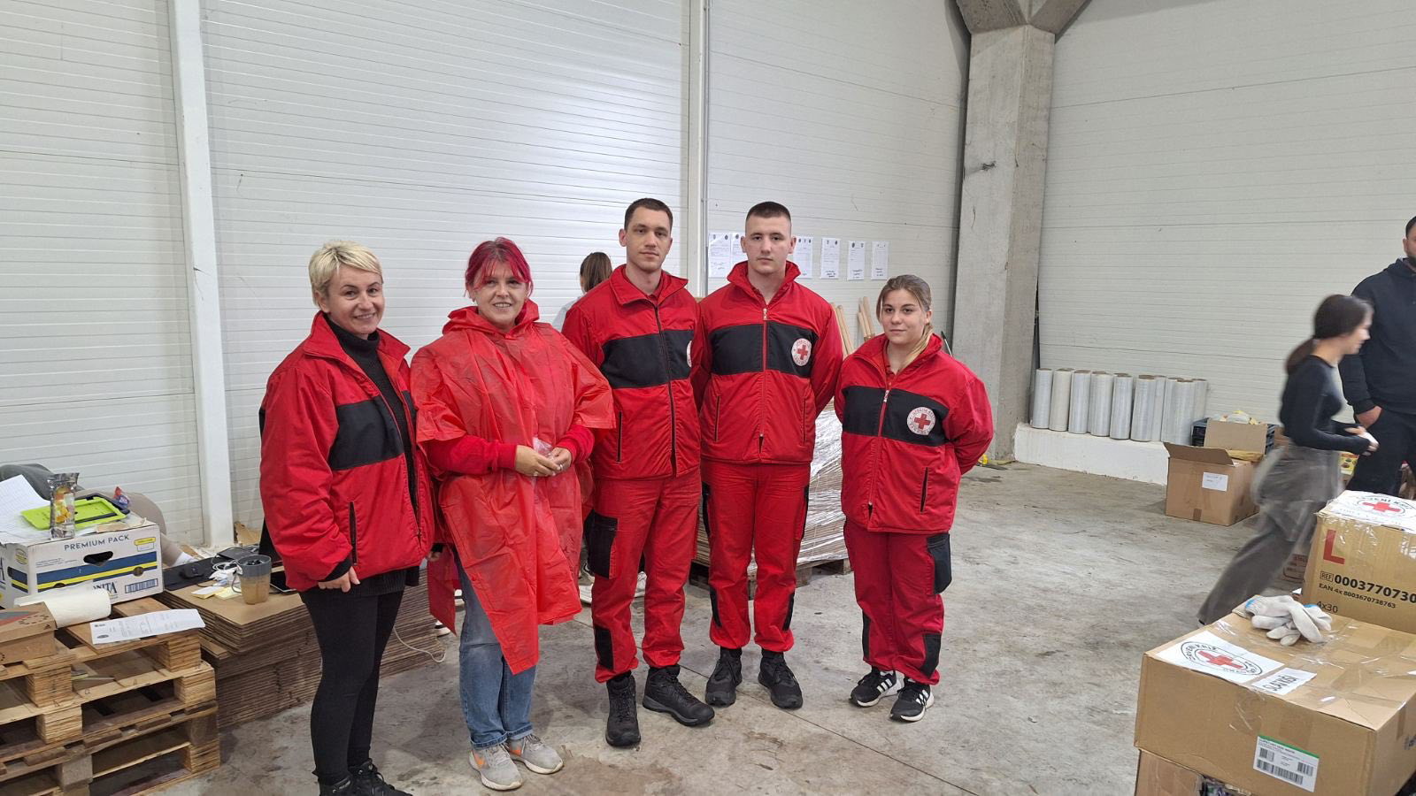(FOTO) HUMANITARNA POMOĆ STIGLA U JABLANICU Banjalučani još jednom pokazali da imaju veliko srce