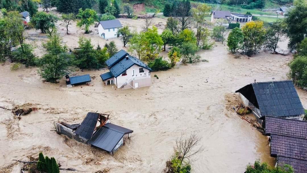 DAN ŽALOSTI U BiH! U katastrofalnim poplavama u FBiH poginulo najmanje 21 osoba