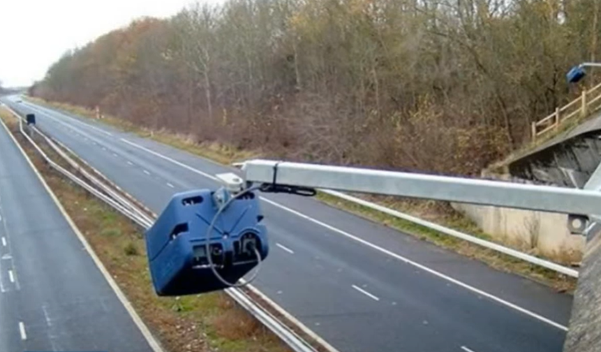 OVIM TRIKOM "ZBUNJUJU" RADAR Vozači našli način da nadmudre kamere