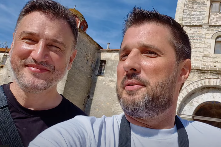 "PRVI PUT MI NISU DALI BLAGOSLOV" Marko Miljković sa kumom i ocem posjetio manastir Hilandar