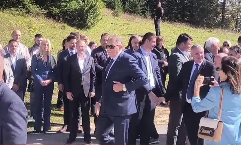 SVEČANI ZAVRŠETAK RADOVA Predsjednik Dodik stigao na Jahorinu