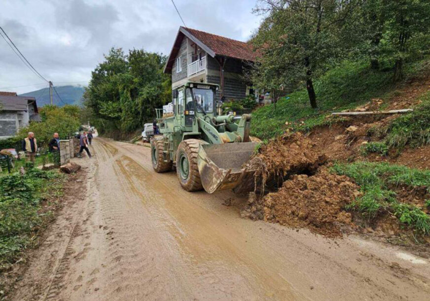 PRATITE UPUTSTVA! Saobraćaj i dalje obustavljen na putevima od Jablanice prema Mostaru