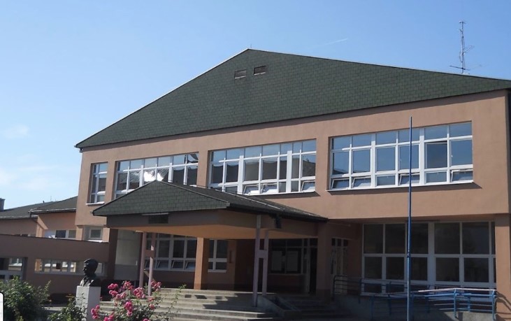 DETALJI DRAME U BANJALUCI! Otac učenika došao u školu pa pretukao drugog osnovca: Dječak završio na UKC RS