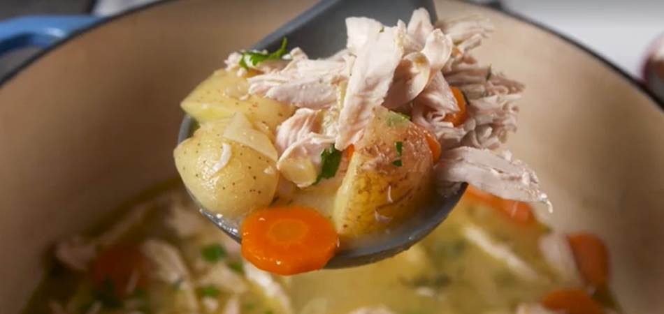 IDEALAN UZ TOSTIRANI HLJEB Lagani pileći gulaš sa povrćem