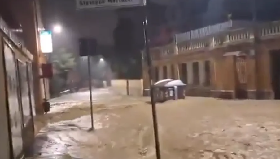 (VIDEO) KATASTROFALNE POPLAVE U ITALIJI Bujica odnijela braću