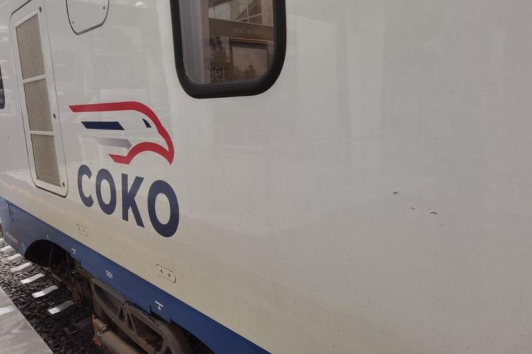 VESIĆ POTVRDIO U Srbiji kamenovan brzi voz “Soko”