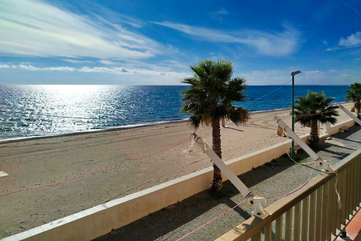 (FOTO) JEFTINO PAZARIO STAN NA OBALI ITALIJE Prvi red do mora, na pješčanoj plaži za samo 60.000 evra