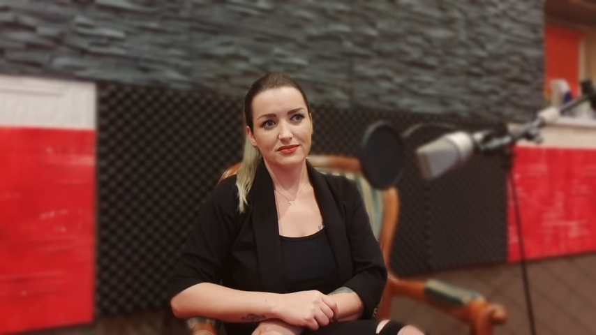 "OD STRAHA NE MOŽE DA JEDE I SPAVA" Prijatelji otkrili razlog premlaćivanja pjevačice od strane njenog supruga