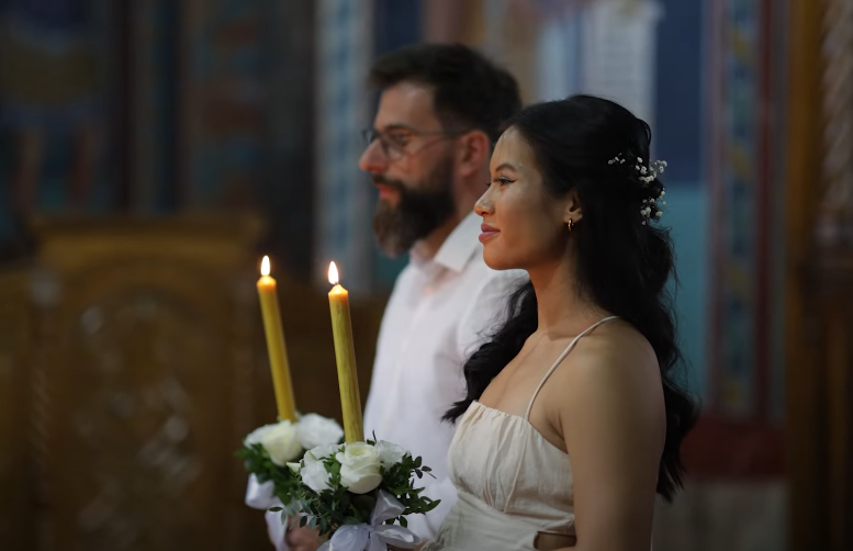 (VIDEO) DOKAZ DA LJUBAV NE PRIZNAJE GRANICE Vijetnamka prešla u pravoslavlje: Udala se za Srbina Žarka i sa njim dobila kćerku