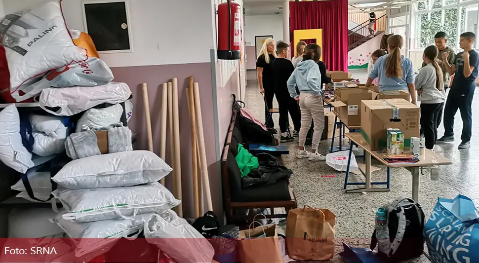 KAPA DO PODA! Učenici iz Doboja prikupili pomoć za opštine pogođene poplavama