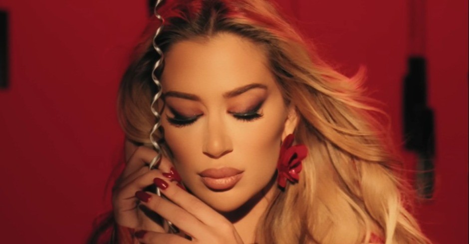 Tea Tairović se rasplakala na koncertu Emine Jahović (VIDEO)