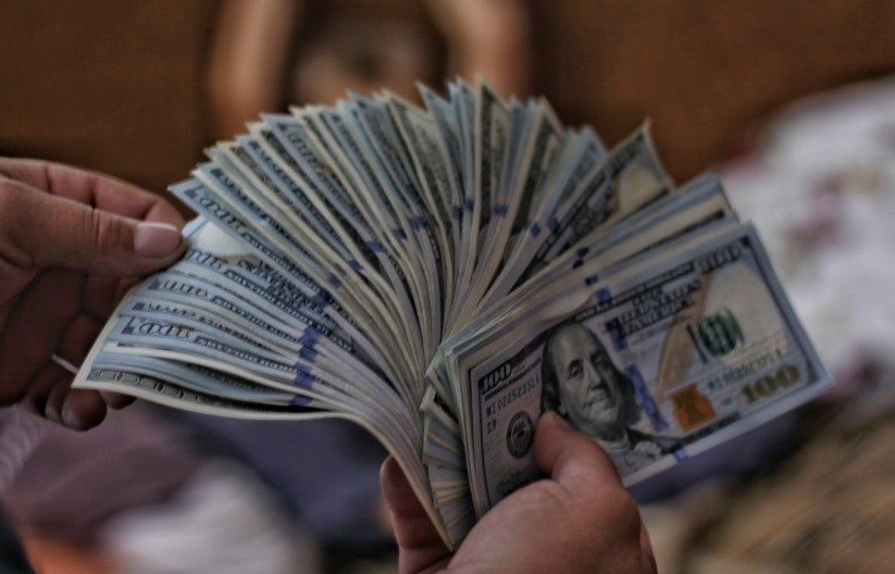 Direktor radnicima isplatio bonuse od 240 miliona dolara (VIDEO)