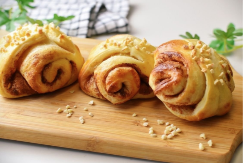 Kiflice sa sirom i šunkom idealno pecivo za užinu