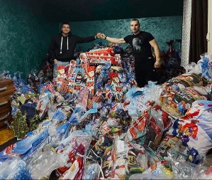 Braća iz Gradiške u akciji „Budi baš ti – njihov Djed Mraz“ prikupili 515 paketića