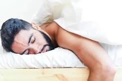 Ovo je najzdraviji položaj spavanja: Doktori objašnjavaju i zbog čega