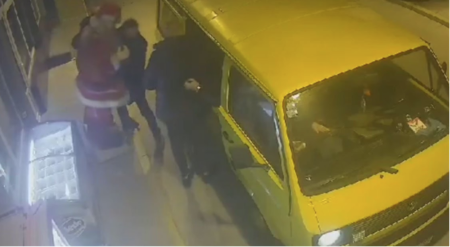 I ovo je BiH: Ukraden Djed Mraz sa benzinske pumpe 