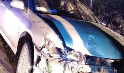 Teška nesreća u Prijedoru: Četvoro povrijeđenih u sudaru četiri automobila