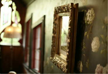 Svekrva okačila sliku muža s bivšom ženom, snaja je izbacila iz kuće