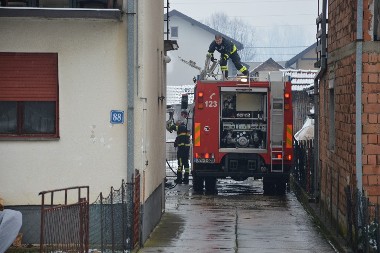 Vatrogasci u Gradišci od jutros imaju pune ruke posla (FOTO)