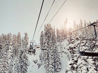 Pukla sajla na ski-liftu, povrijeđena jedna osoba