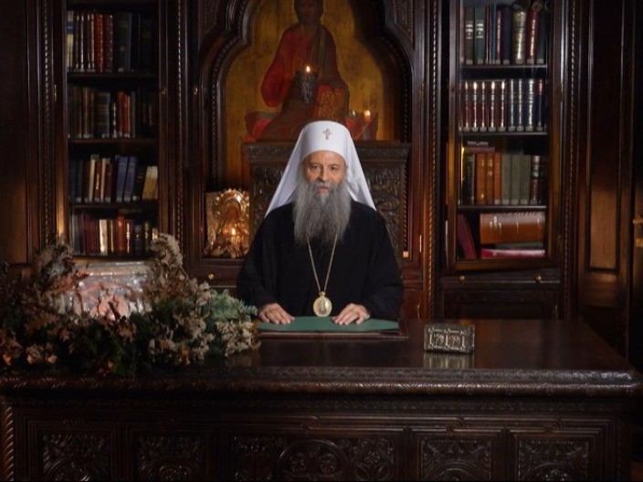 Božićna poslanica patrijarha Porfirija: Prevaziđimo podjele i pružimo ruku jedni drugima (VIDEO)