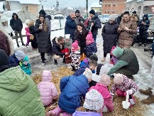 U više od 20 gradiških sela organizovano pijukanje, vožnja i nalaganje Badnjaka (FOTO)