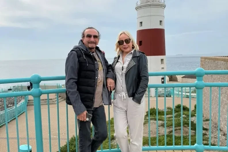 Pjevač progovorio o braku sa ženom koja je mlađa od njegove kćerke