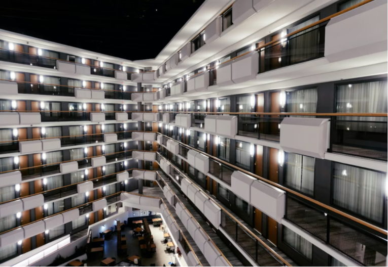 Muškarac porijeklom iz BiH skočio s balkona hotela, tijelo žene pronađeno u sobi