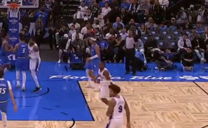 Nesvakidašnja scena u NBA: Sudiju iznijeli sa terena u kolicima (VIDEO) 