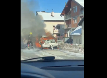Gori automobil na Laušu (VIDEO)