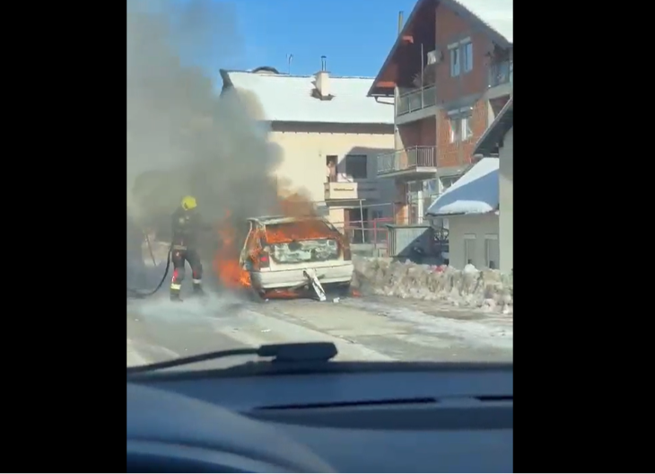 Gori automobil na Laušu (VIDEO)