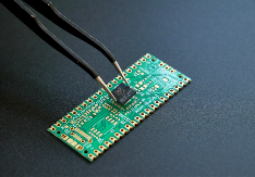 Globalna prodaja čipova skočila na rekordne 75,3 milijarde dolara